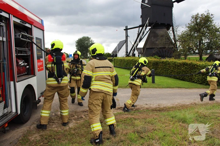Hooi balenpers vliegt in brand