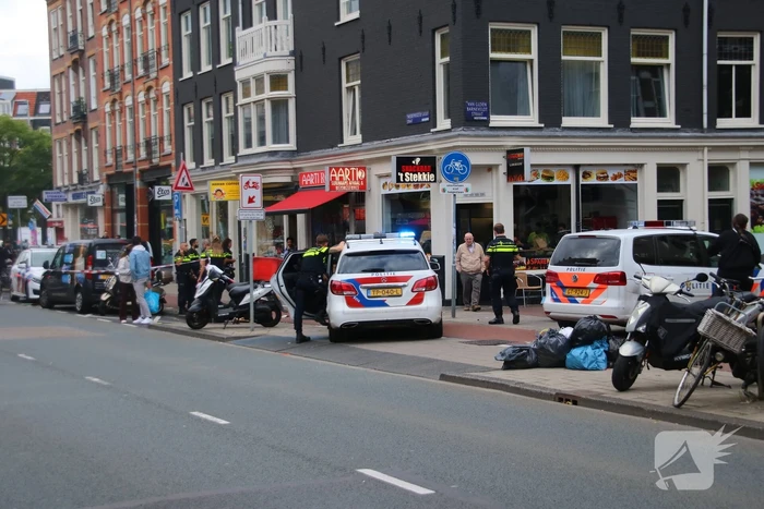Persoon gewond na steekpartij voor Surinaams eethuis