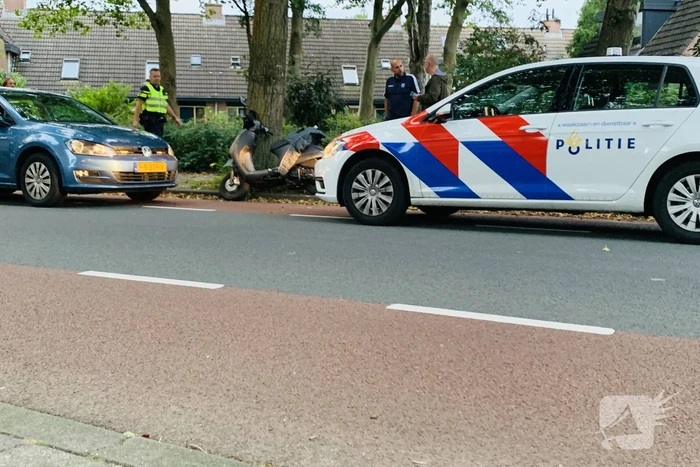 Scooterrijder komt ten val