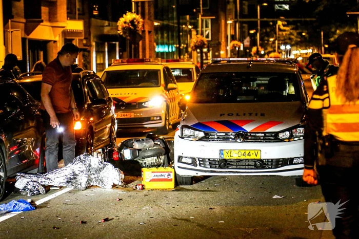 Scooterrijder en passagier gewond door ongeval met politieauto