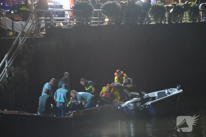 Man met verward gedrag uit Hoekstergracht gehaald