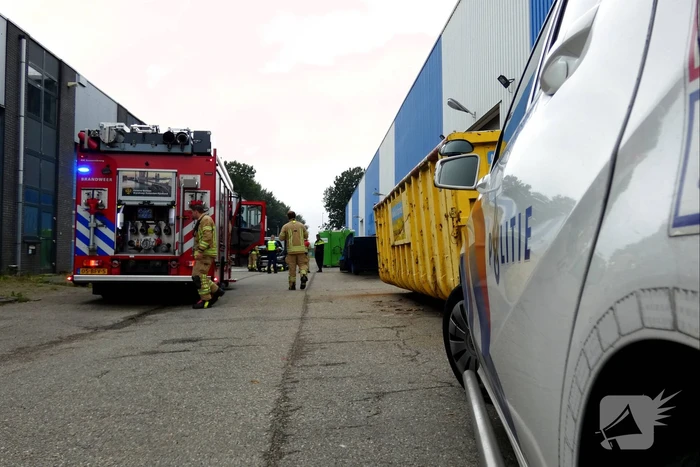 Brand in motorcompartiment van bestelbus