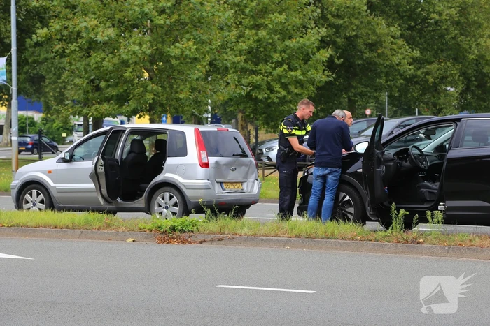 Kop-staart botsing voor stoplicht