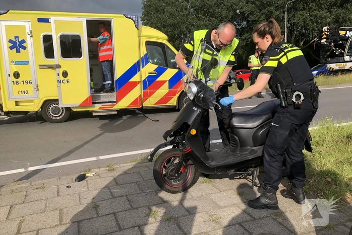 Meerdere gewonden bij ongeval met scooters en bestelbus