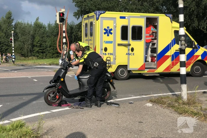 Meerdere gewonden bij ongeval met scooters en bestelbus