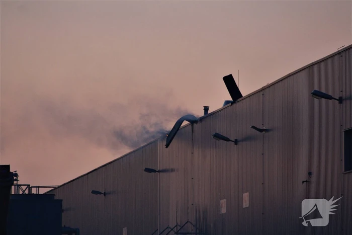 Grote uitslaande brand bij Extrusie fabriek