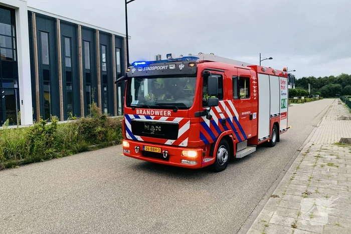 Veel schade bij botsing tussen twee auto's