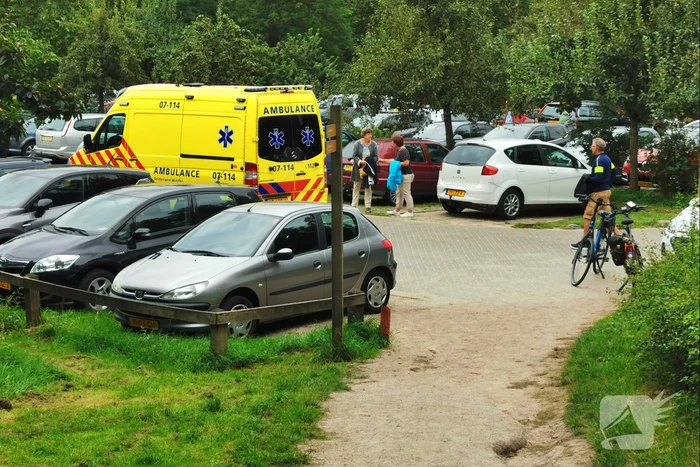 Botsing tijdens inparkeren op parkeerplaats
