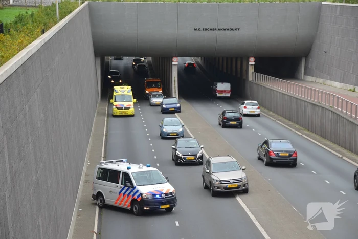 Flinke schade bij botsing M C Escher Akwaduct