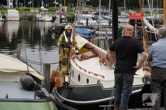 Brand op zeilboot snel onder controle