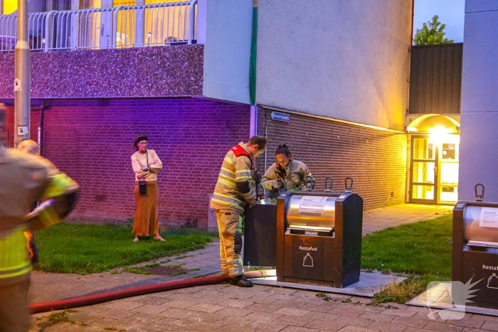 Brand in ondergrondse vuil container
