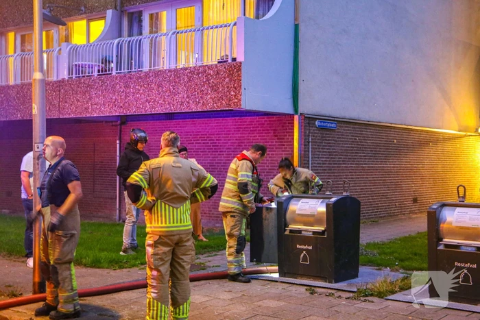 Brand in ondergrondse vuil container