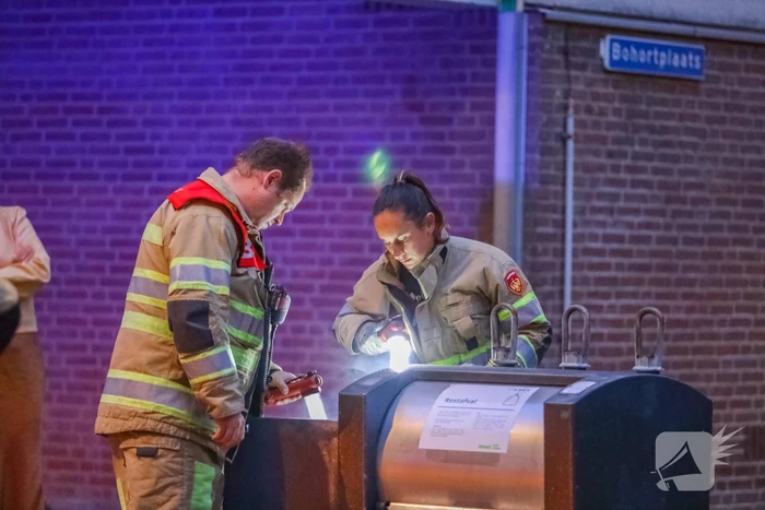 Brand in ondergrondse vuil container