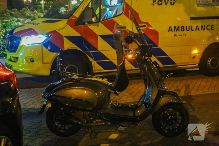 Scooterrijdster en passagier gewond door ongeval