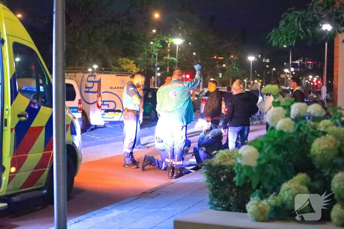 Scooterrijdster en passagier gewond door ongeval