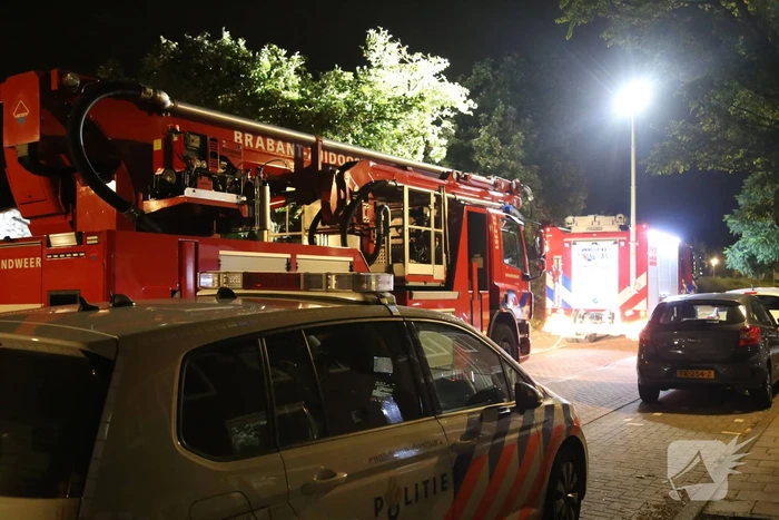 Politie doet onderzoek naar oorzaak brand garage