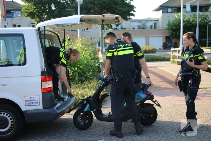 Scooterrijder gewond bij aanrijding met auto