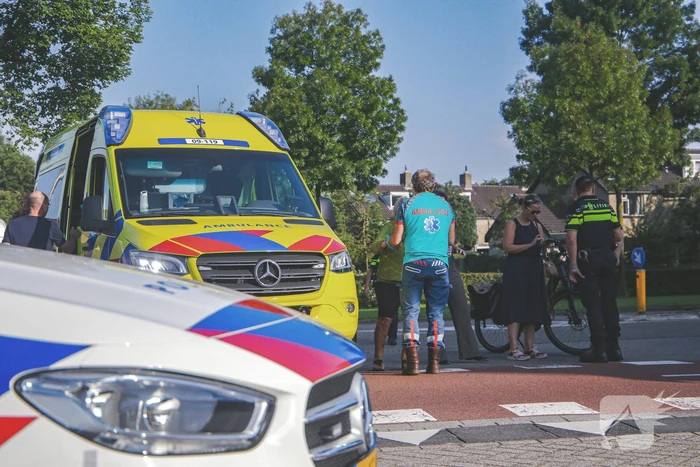 Fietsster gewond bij botsing met auto