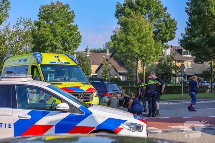 Fietsster gewond bij botsing met auto
