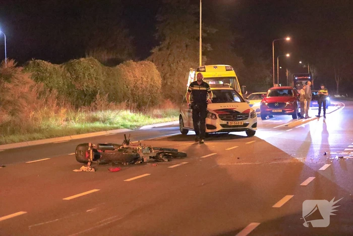 Motorrijder gewond bij botsing met personenauto