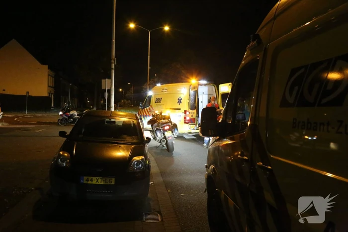 Scooterrijder gaat onderuit en raakt gewond