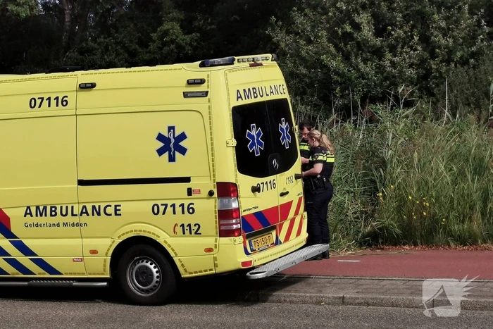 Scootmobieler ligt 45 minuten in riet