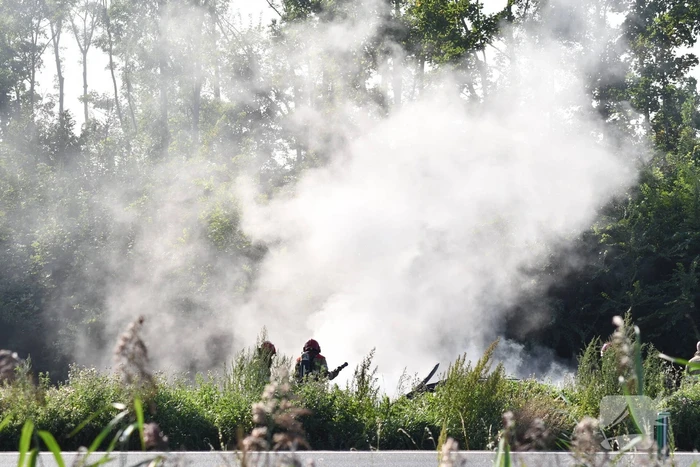 Enorme rookwolken bij brand op snelweg