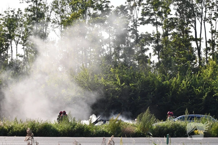 Enorme rookwolken bij brand op snelweg