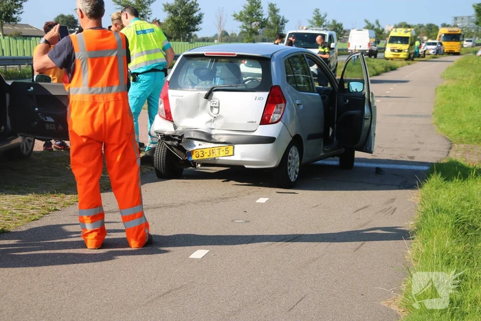 Persoon gewond bij kop-staartbotsing
