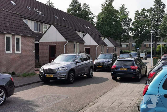 Arrestatieteam doet inval in flatwoning