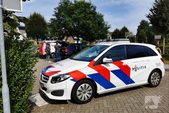 Arrestatieteam doet inval in flatwoning