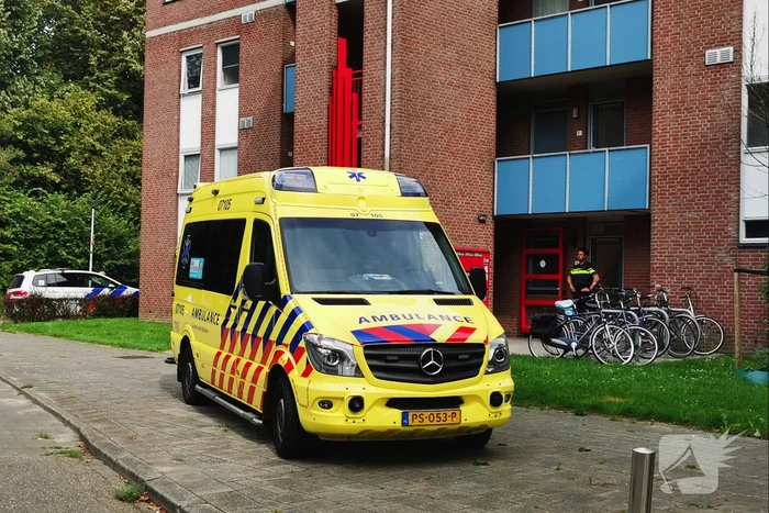 Arrestatieteam doet inval in flatwoning