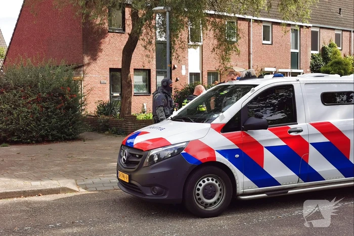 Arrestatieteam doet inval in flatwoning