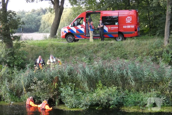 Grote zoekactie in Oranjekanaal na vondst motorhelm