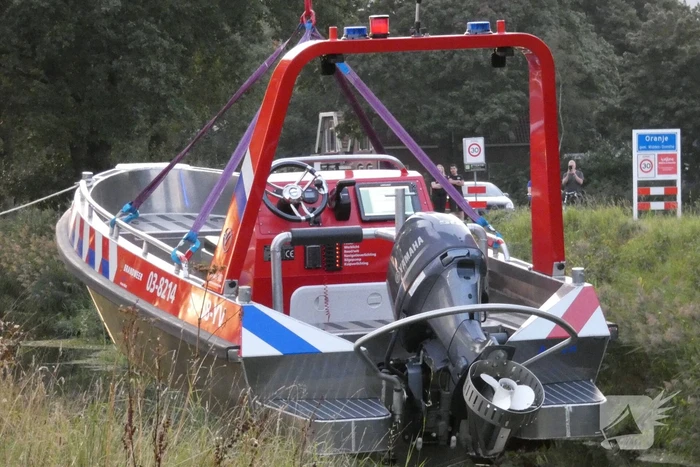 Grote zoekactie in Oranjekanaal na vondst motorhelm
