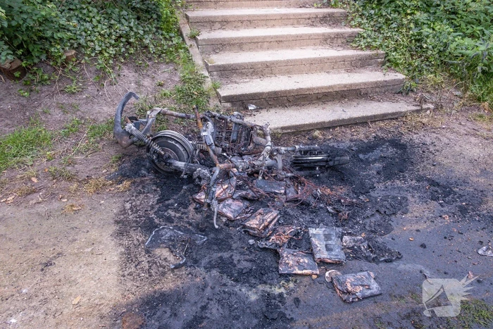 Opnieuw gaat een GO Sharing deelscooter in vlammen op