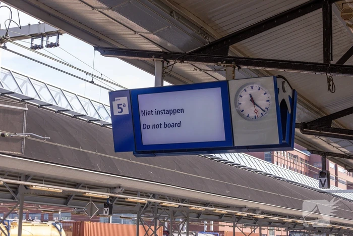 Vertraging door defecte Intercity-trein op station