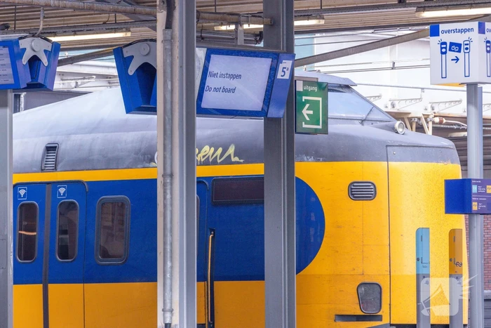 Vertraging door defecte Intercity-trein op station