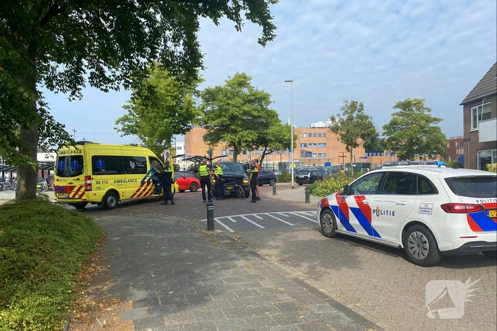 Fietser gewond bij botsing met pick-up wagen