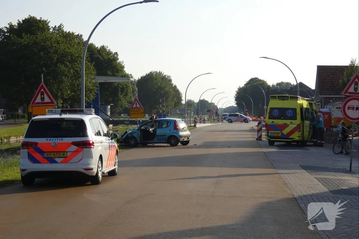 Motorrijder gewond bij botsing met personenauto