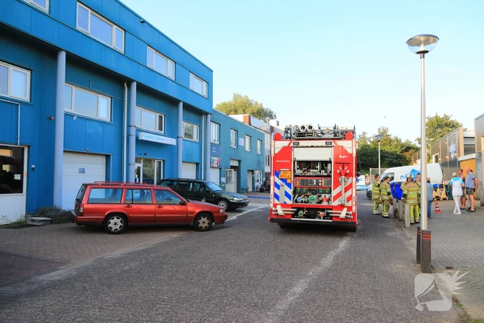 Bedrijfspand ontruimd door gaslucht