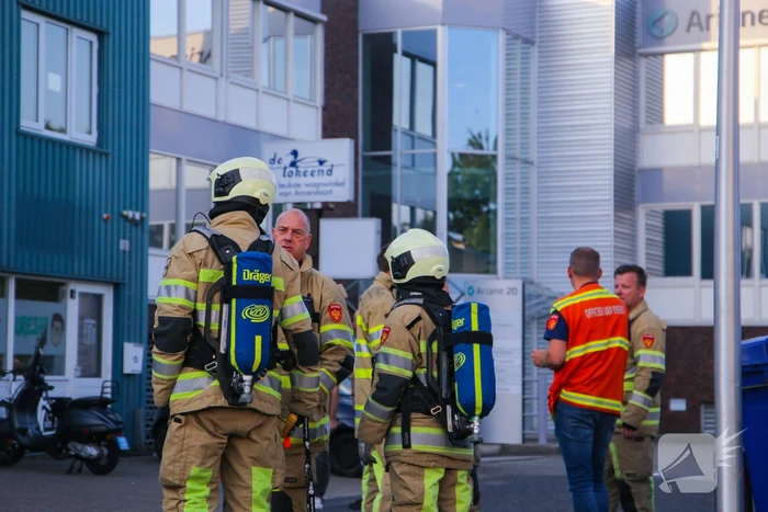 Bedrijfspand ontruimd door gaslucht