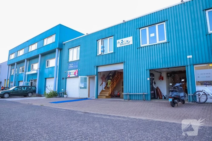 Bedrijfspand ontruimd door gaslucht