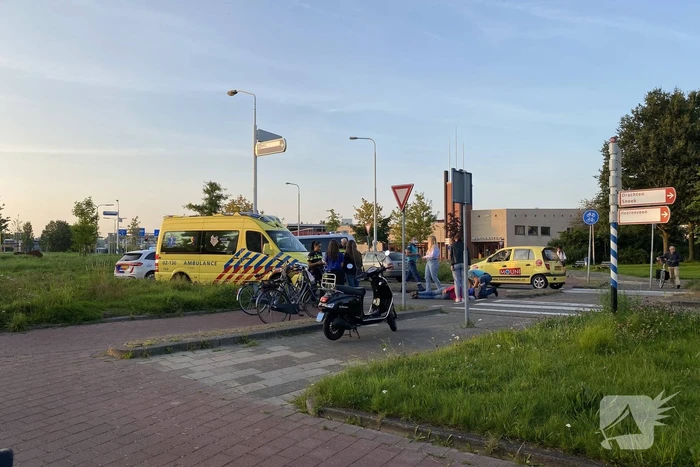 Fietsster gewond bij aanrijding met auto