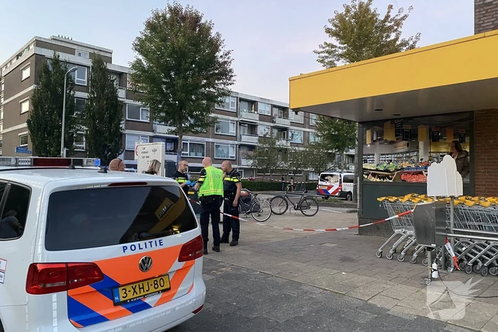 Jongeman (17) neergestoken nabij Jumbo