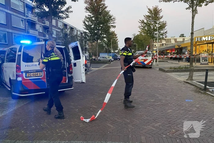 Jongeman (17) neergestoken nabij Jumbo