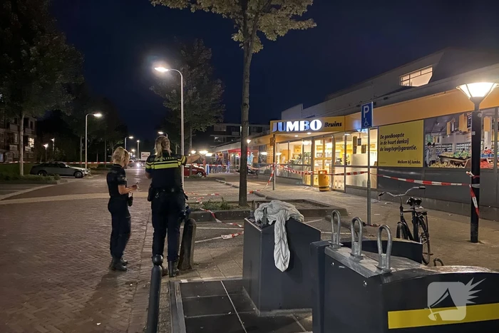 Jongeman (17) neergestoken nabij Jumbo