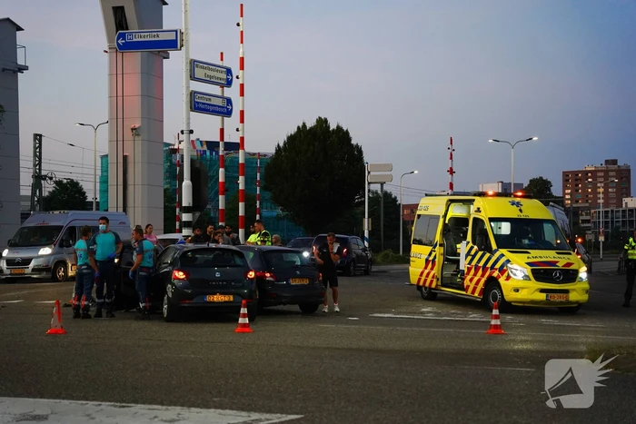 Veel schade tussen botsing auto's