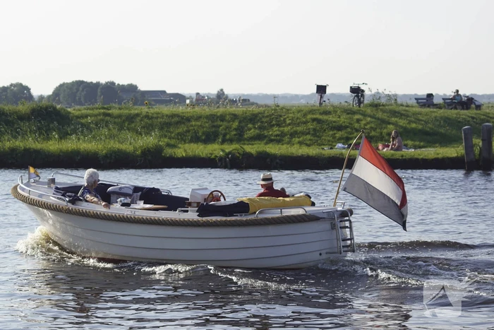 Zonaanbidders genieten van het lekkere weer