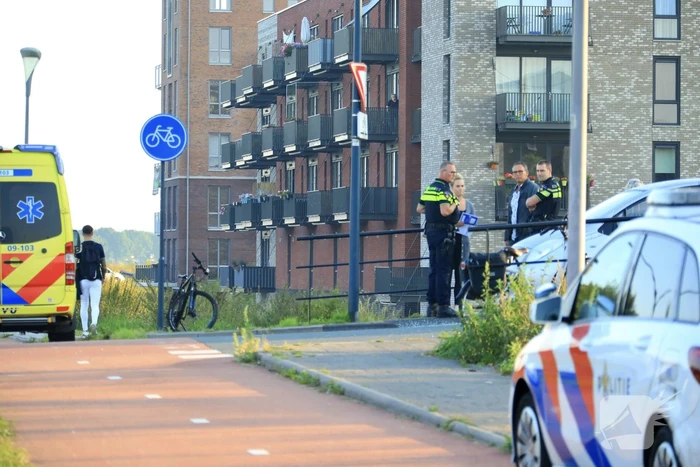 E-biker gewond bij botsing op auto